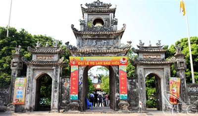 Tour Hà Nội - Đền Mẫu - Chùa Chuông - Đền Lảnh Giang